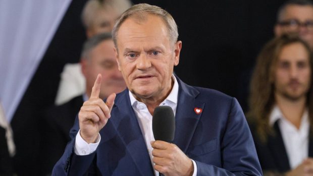 Polonia va suspenda temporar dreptul la azil, anunţă premierul Donald Tusk
