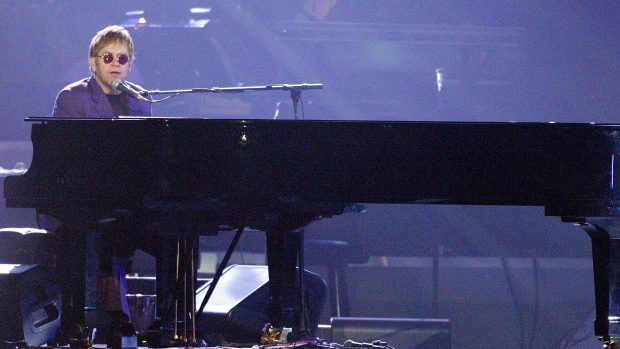Elton John, într-un nou film documentar: „Nu ştiu cât timp mai am”