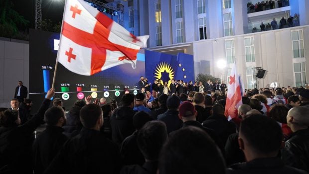 Georgia se confruntă cu un viitor incert: toate taberele revendică victoria în alegeri după exit-polluri