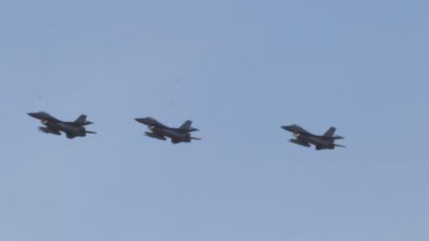 Trei aeronave F-16 Fighting Falcon, cumpărate de la Norvegia, au sosit la Câmpia Turzii
