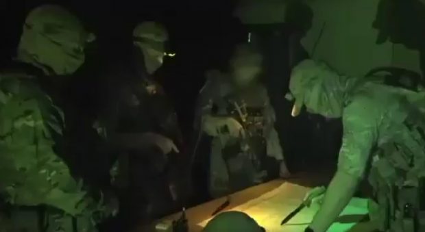 Ucrainenii se laudă că soldații dintr-un comando au capturat, cu „eforturi titanice”, mai multe platforme de gaze de lângă Insula Șerpilor | VIDEO
