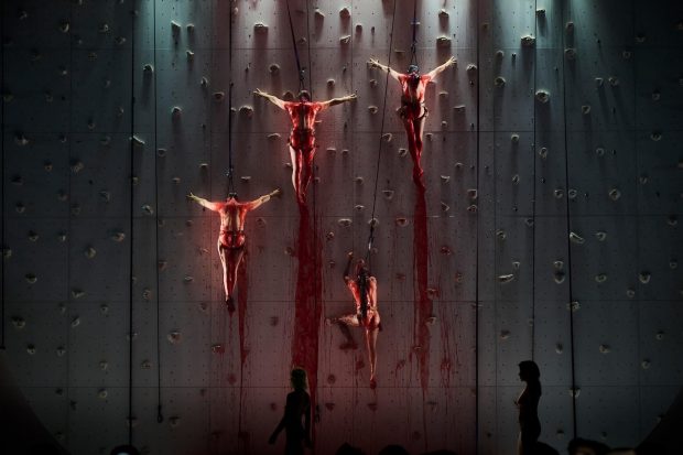 Spectatorii au leșinat în timpul unui spectacol de la Opera din Stuttgart: „Un show care îți taie răsuflarea” | VIDEO
