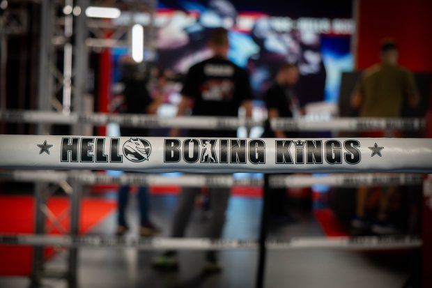 Începe spectacolul live HELL Boxing Kings, cu campioni și staruri în ring!