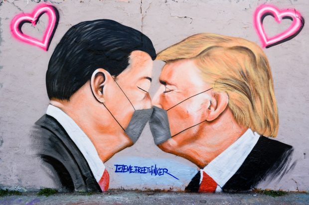 Xi Jinping l-a felicitat pe Donald Trump pentru victoria în alegeri. Liderul chinez face apel la relații „stabile” între cele două țări, în ciuda tensiunilor comerciale