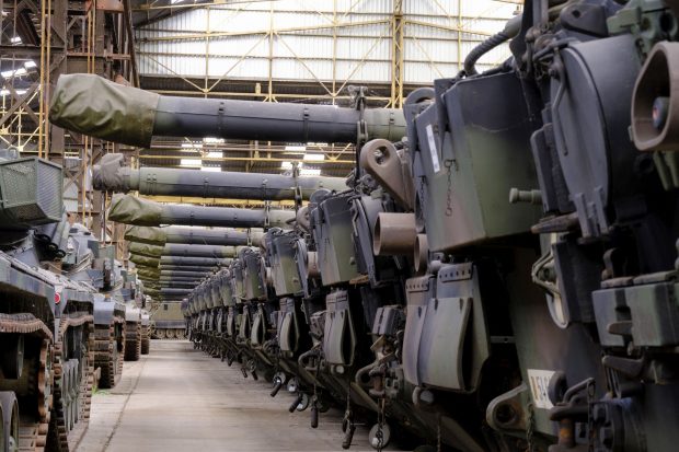Rusia obligă Europa să investească în industria de apărare. Ionela Ciolan: „UE are nevoie de 500 de miliarde de euro pentru următorii zece ani”. De ce politicienii români tac