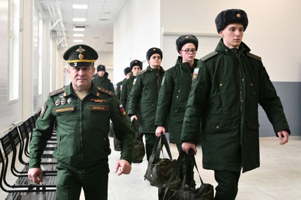 Rusia va crește cheltuielile militare cu 30 % în 2025. Prioritățile stabilite de Vladimir Putin