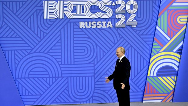 Blocul BRICS are 13 noi parteneri, însă alternativa propusă de Putin la dolarul american nu a impresionat pe nimeni | VIDEO