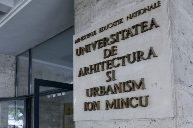 Zeci de candidați respinși la examenul de admitere au dat în judecată Universitatea de Arhitectură București și cer organizarea unui nou concurs