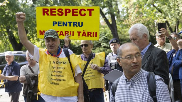 Leapșa cu pensiile militare 