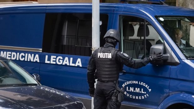 Un poliţist de 23 de ani a murit după ce a căzut de la etajul unui bloc din București