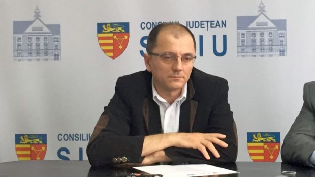 Un profesor universitar din Sibiu e acuzat de mai multe forme de abuz asupra studenților. Reacția Universității