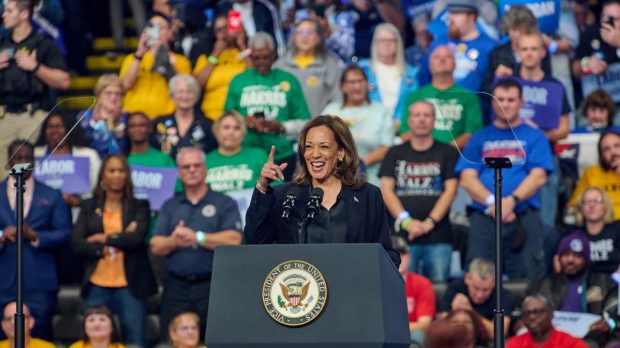 Kamala Harris și-a publicat raportul medical evidențiind transparență în contrapondere cu Donald Trump