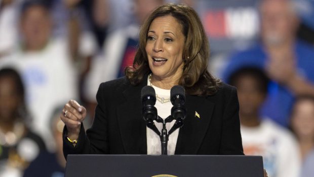 Cursă extrem de strânsă între Kamala Harris și Donald Trump. Avansul vicepreședintei SUA s-a redus