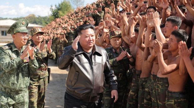 Kim Jong-Un îl aplaudă pe Viktor Orban pentru atitudinea sa față de Uniunea Europeană. „Ungaria nu se teme de amenințările imperialismului”