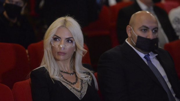 Laura Vicol, soția acționarului majoritar din grupul Nordis, a blocat un proiect de lege împotriva țepelor imobiliare
