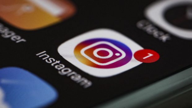 Instagram introduce funcții de protecție pentru adolescenți împotriva abuzurilor online