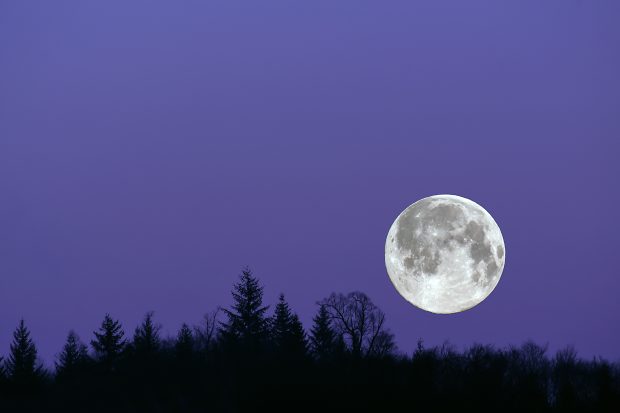 Luna plină din 17 octombrie în zodia Berbecului. Cum ne influențează energia ei de Foc!