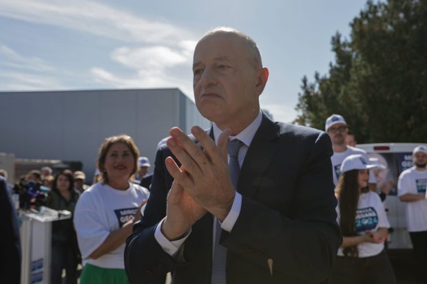 Mircea Geoană i-a cerut lui Marcel Ciolacu să își prezinte scuze diasporei. „Românii au plecat din țară că nu au loc de nepoți deștepți”