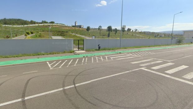 Oamenii care locuiesc lângă un cimitir din Cluj-Napoca au ajuns la disperare: „Nu mai avem liniște noaptea”