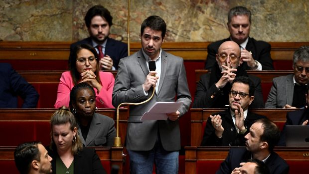 Un deputat francez a fost prins cumpărând droguri într-o stație de metrou din Paris: „Am recunoscut imediat acuzațiile”