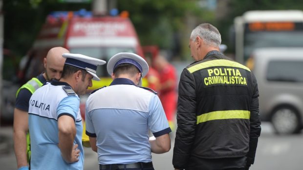 O tânără din Hunedoara i-a mințit pe polițiști că a fost violată și sechestrată, cu scopul de a-i ascunde soțului că îl înșela