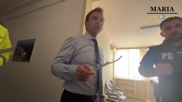 Primarul din Mangalia a fost amendat pentru că a apelat abuziv numărul de urgență 112, în timpul ședinței de consiliu local
