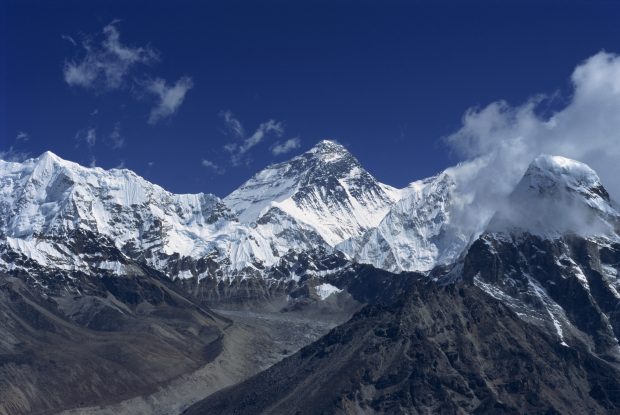 O salvamontistă din Braşov a reușit să cucerească un important vârf din Himalaya