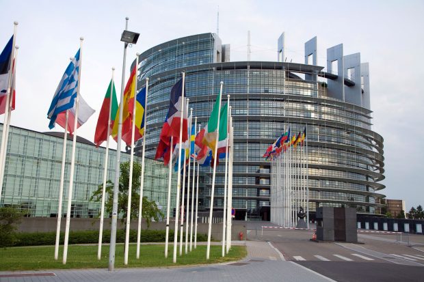 Împrumut de 35 miliarde euro pentru Ucraina, aprobat de Parlamentul European/ „Rusia trebuie să plătească”