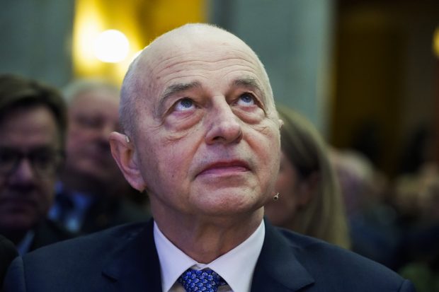 În căutarea emoției pierdute. PNL, USR și Geoană bâjbâie în găsirea scânteii care să le dea o șansă în fața mașinăriei de partid a PSD