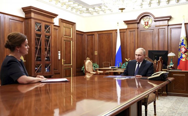 Vladimir Putin și-a demolat vila la care s-a întâlnit cu președintele american George W. Bush. „Se simțea amenințat” | VIDEO