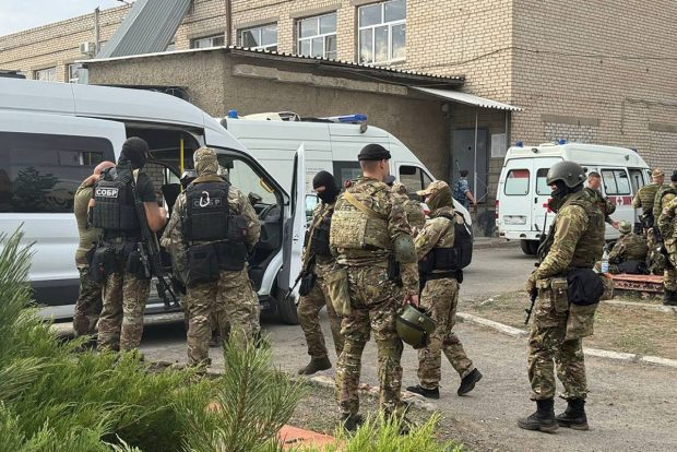 Mai mulți deținuți din Rusia au evadat din închisoare printr-un tunel subteran. Fugarii, vânați de polițiști. „Vă rog să nu intrați în panică”