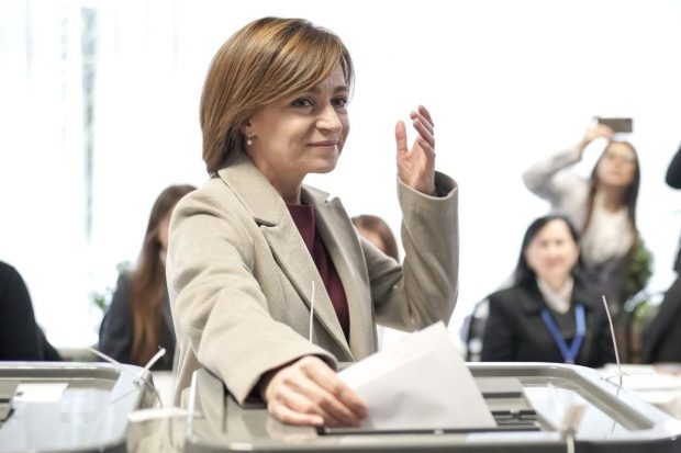 Maia Sandu a votat. „Moldovenii trebuie să îşi determine soarta, nu alţii, nu banii murdari, nu minciunile, ci voinţa poporului”