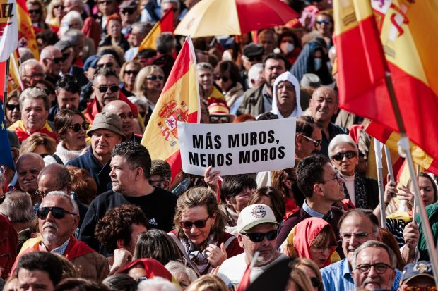 Ample proteste antiguvernamentale la Madrid. 25.000 de oameni au scandat „Sánchez distruge Spania”  | VIDEO