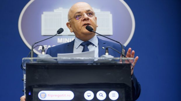 Un medic din Mureș a refuzat să plece la un caz pentru că i se termina programul, iar pacientul a murit. Raed Arafat: „Și dacă mai ai un minut, pleci la caz!”