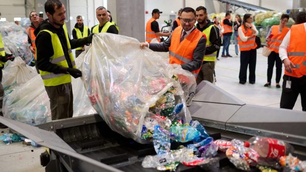 Ministrul mediului, noutăți despre sistemul SGR: „Predarea ambalajelor cu garanţie va fi mai simplă şi mai rapidă”