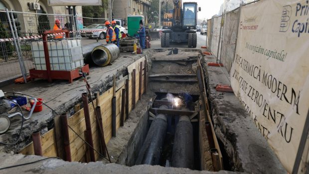 Avarii la sistemul de termoficare în București: 3.400 de blocuri au rămas fără apă caldă și căldură