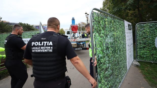 Scandal în Piața Unirii. Nicușor Dan a blocat lucrările lui Daniel Băluță la Planșeu, Poliția Locală a sunat la 112