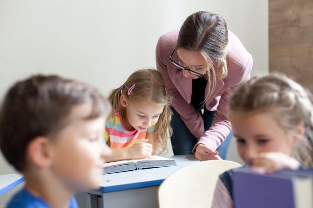 După 10 ani pierduți cu „România educată”, Programul de Guvernare lansat de PSD vine cu sprijin concret pentru sute de mii de elevi și studenți