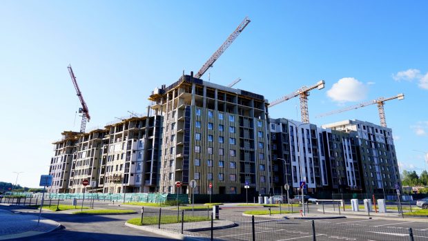Capcanele imobiliare pe care să le eviți la achiziția unei locuințe. Arhitect Radu Negoiță: „Apartamente la 35.000 de euro sunt posibile doar dacă le faci de 10-15 mp bucata” I Interviu