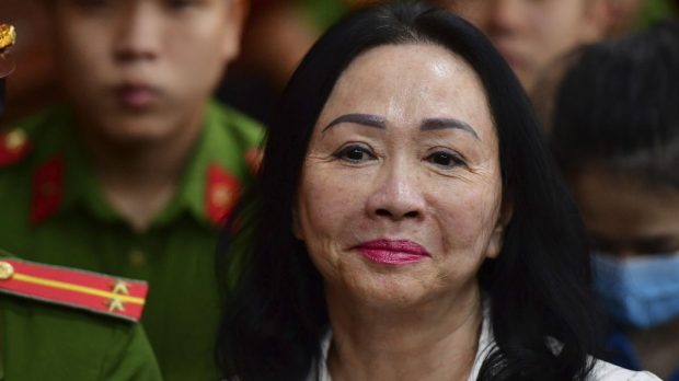 Miliardara Truong My Lan, condamnată deja la moarte, a primit o pedeapsă de închisoare pe viață într-un alt proces, în Vietnam