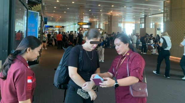 O turistă olandeză a fost deportată din Bali pentru că a refuzat să-și plătească micul dejun