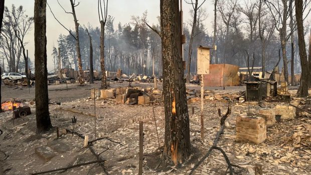 Un sat întreg a ars într-un incendiu de pădure, în Ucraina. Patru oameni au murit și peste o mie de case au fost făcute scrum