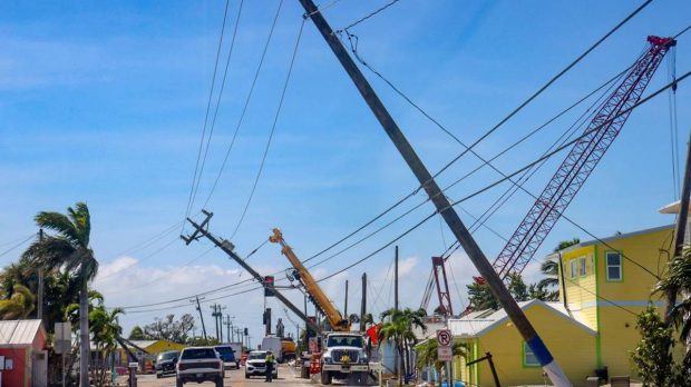 Cel puțin 17 oameni au murit din cauza uraganului Milton și 1,9 milioane de oameni din Florida au rămas fără curent electric