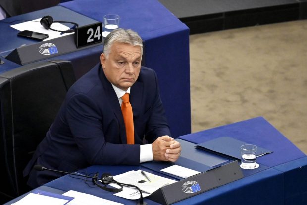 Mai mulți eurodeputați au cântat „O bella ciao, bella ciao!” după discursul lui Viktor Orban | VIDEO