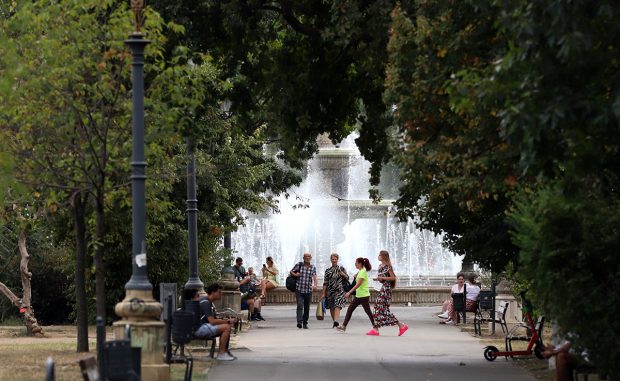 Prognoza meteo pentru următoarele patru săptămâni. Temperaturi peste cele normale, apoi vremea se schimbă brusc