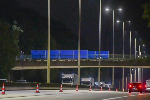 Reconstituirea oficială a uciderii unui șofer român de TIR, în Belgia, de către mai mulți adolescenți, în timp ce conducea pe autostradă