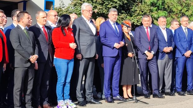 Marcel Ciolacu și-a depus candidatura la prezidențiale, la BEC: „Vin și cu un plan pentru România”