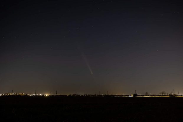 Când poate fi văzută din România „Cometa secolului”. Orele și direcția de pe cer în care să ne uităm | VIDEO