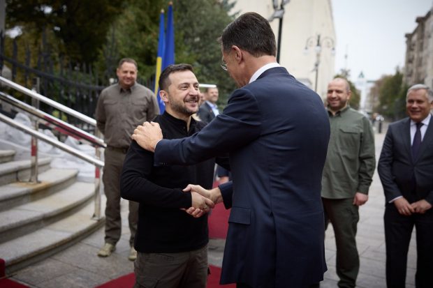 Noul șef al NATO, Mark Rutte, s-a dus la Kiev: „Putin trebuie să-și dea seama că aliații nu vor ceda” | VIDEO