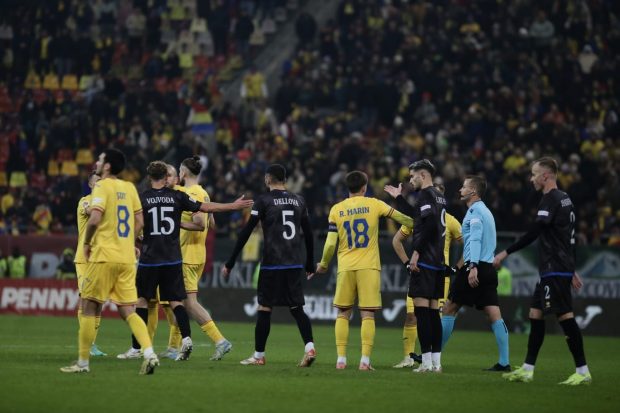 Statul Kosovo nu este recunoscut de România, dar naționalele și echipele de club se pot întâlni în competițiile UEFA și FIFA